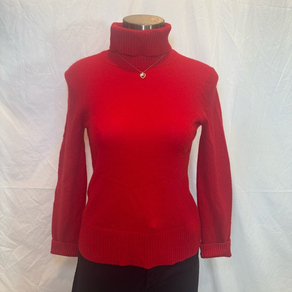 Chic Red 100% Cashmere Turtleneck Sweater